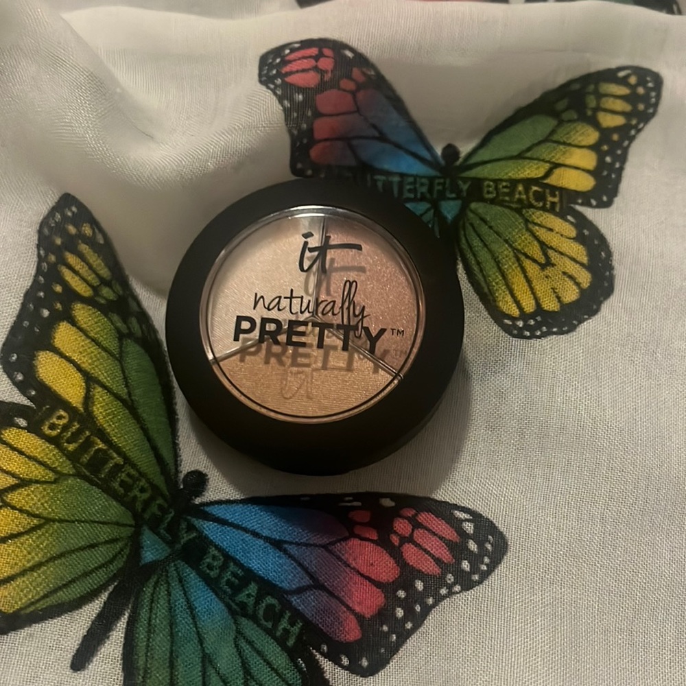 naturally pretty eyeshadow shade- pretty in amber